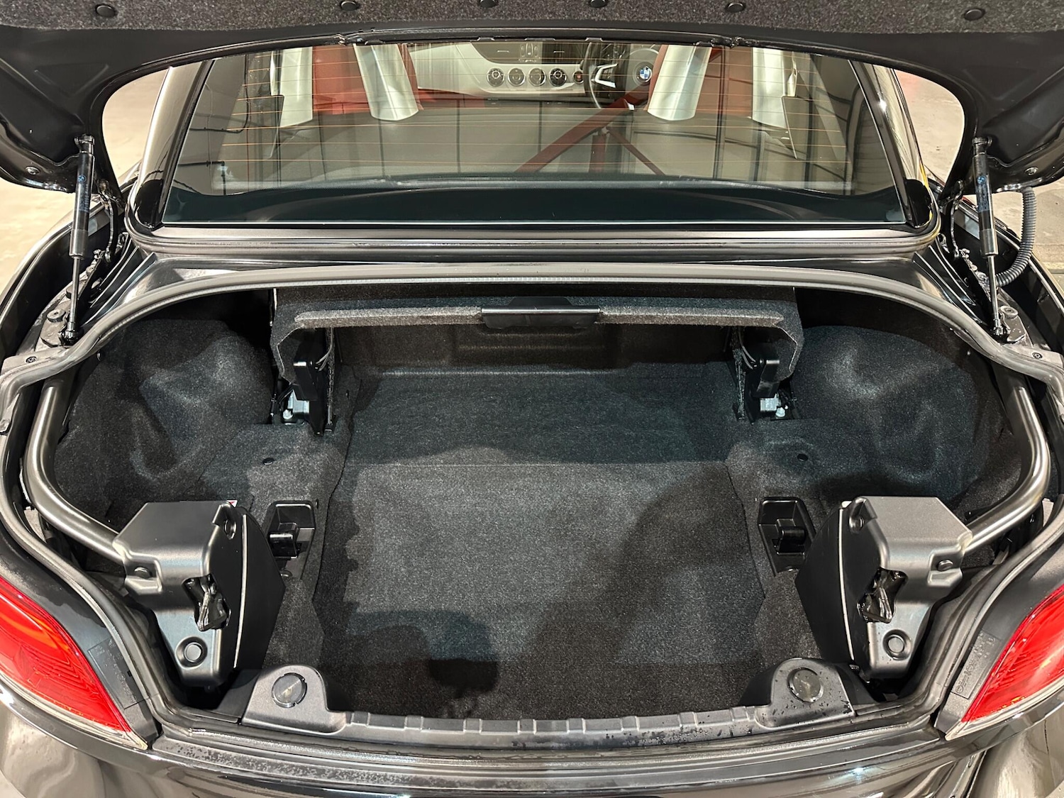 Used BMW Z4 2013 for sale - 77230178: Photo 32