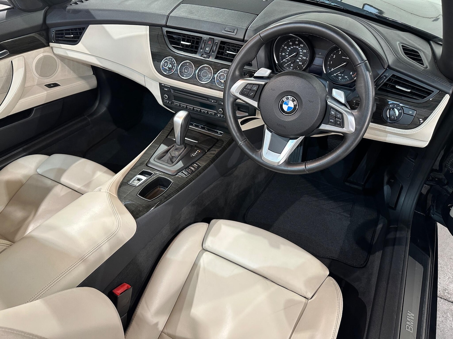 Used BMW Z4 2009 for sale - 77230281: Photo 23