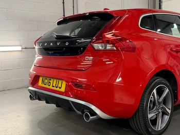 Used Volvo V40 2016 for sale - 79508385: Photo