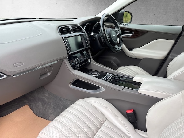 Used Jaguar F-Pace 2016 for sale - 76250684: Photo 13