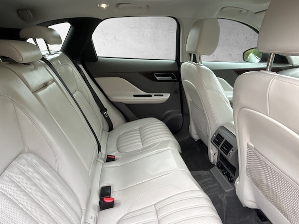 Used Jaguar F-Pace 2016 for sale - 76250684: Photo 14