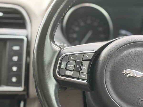 Used Jaguar F-Pace 2016 for sale - 76250684: Photo 51