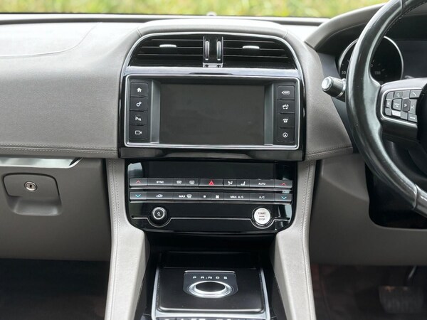 Used Jaguar F-Pace 2016 for sale - 76250684: Photo 54