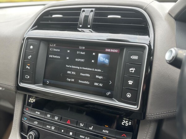 Used Jaguar F-Pace 2016 for sale - 76250684: Photo 59