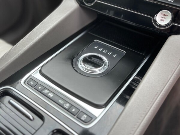 Used Jaguar F-Pace 2016 for sale - 76250684: Photo 66