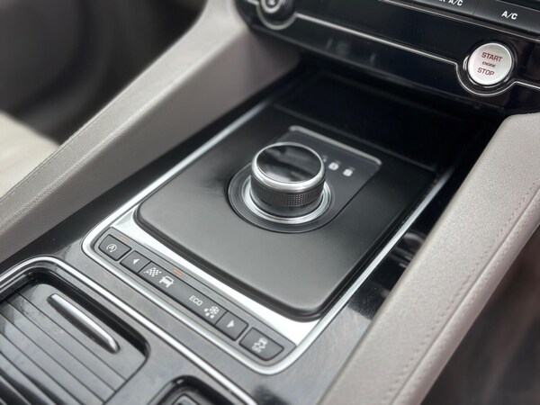 Used Jaguar F-Pace 2016 for sale - 76250684: Photo 67