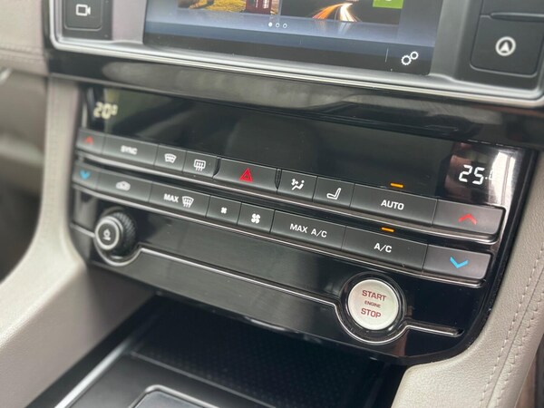 Used Jaguar F-Pace 2016 for sale - 76250684: Photo 71