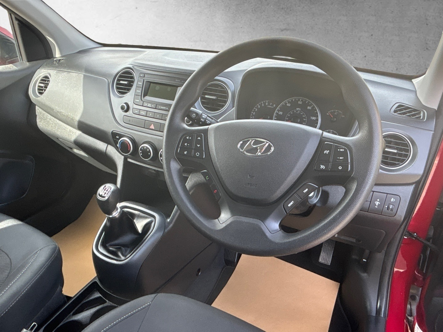 Used Hyundai i10 2017 for sale - 76317424: Photo 10