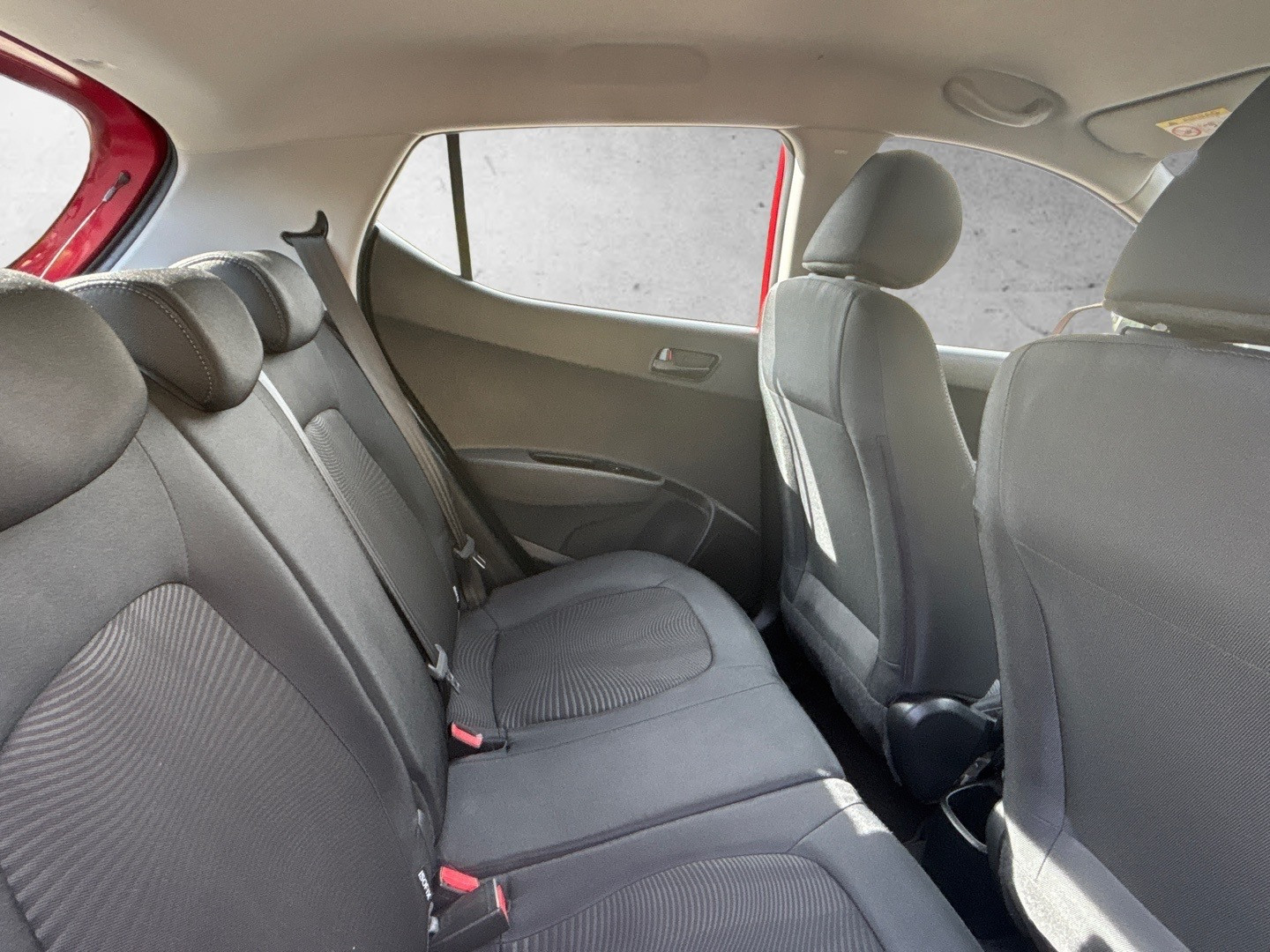 Used Hyundai i10 2017 for sale - 76317424: Photo 12