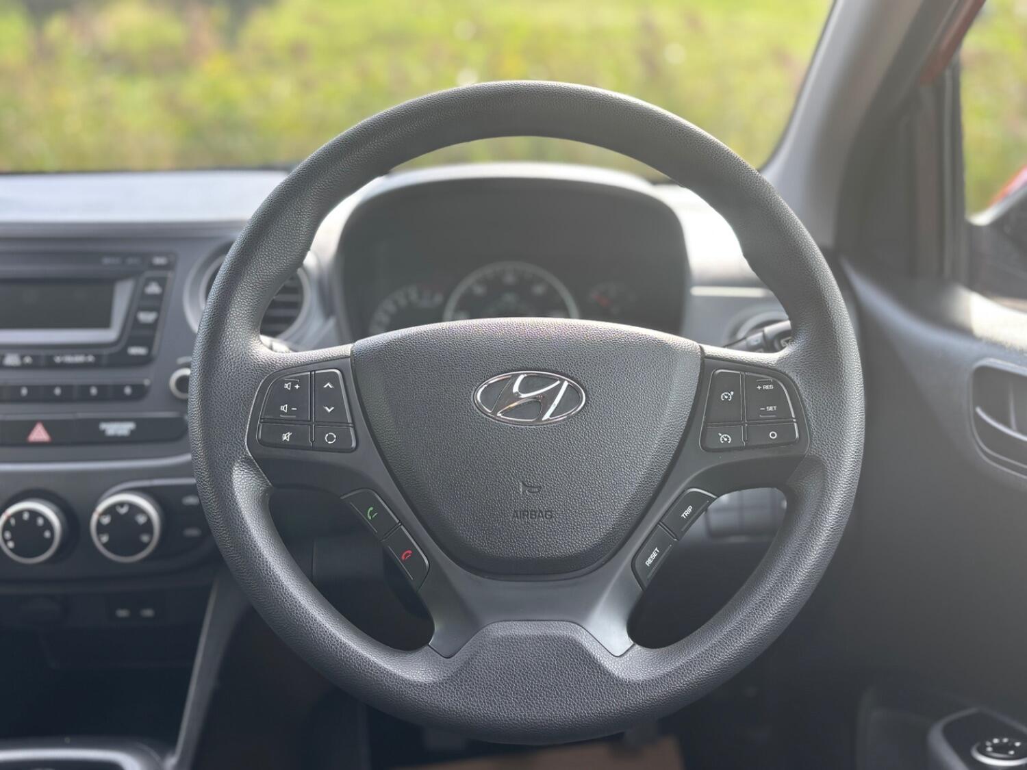 Used Hyundai i10 2017 for sale - 76317424: Photo 21
