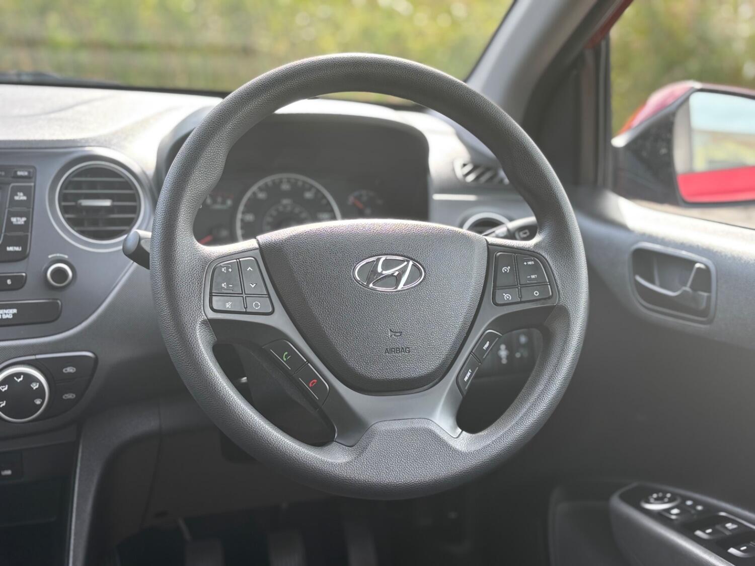 Used Hyundai i10 2017 for sale - 76317424: Photo 24