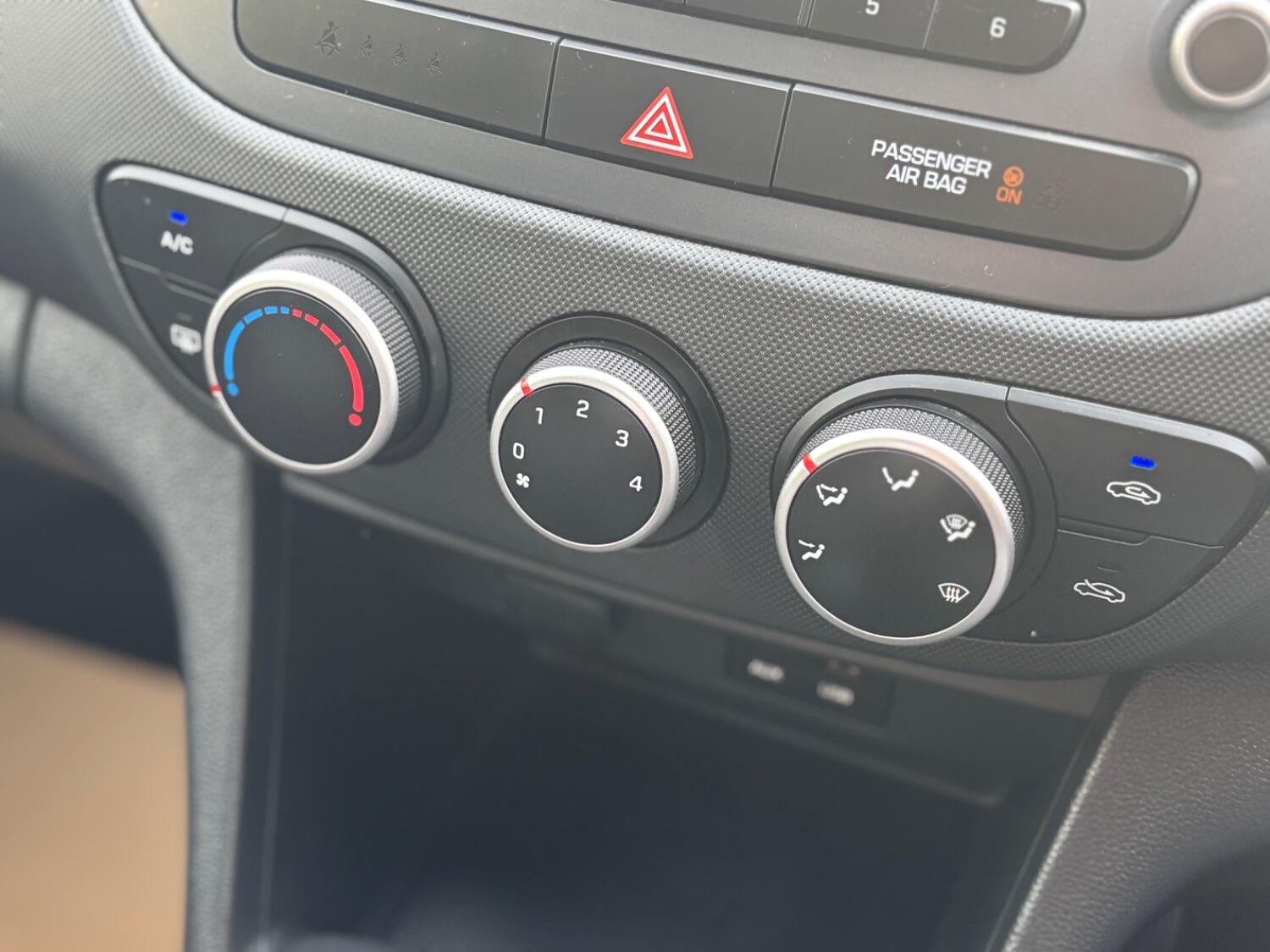 Used Hyundai i10 2017 for sale - 76317424: Photo 26