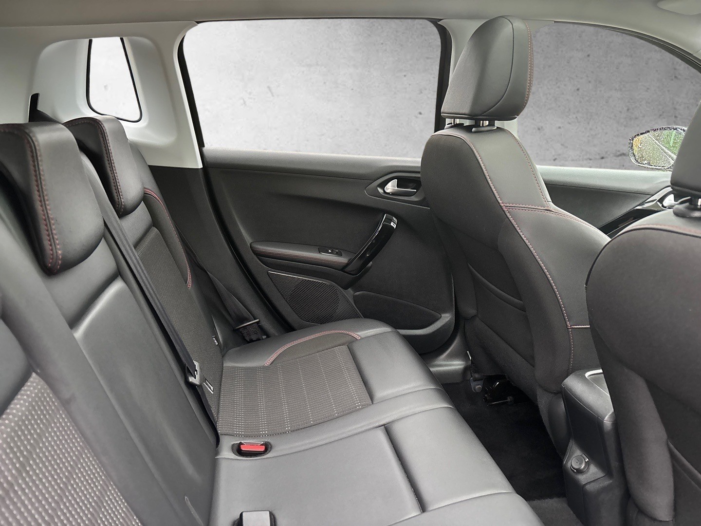 Used Peugeot 2008 2018 for sale - 77084273: Photo 12