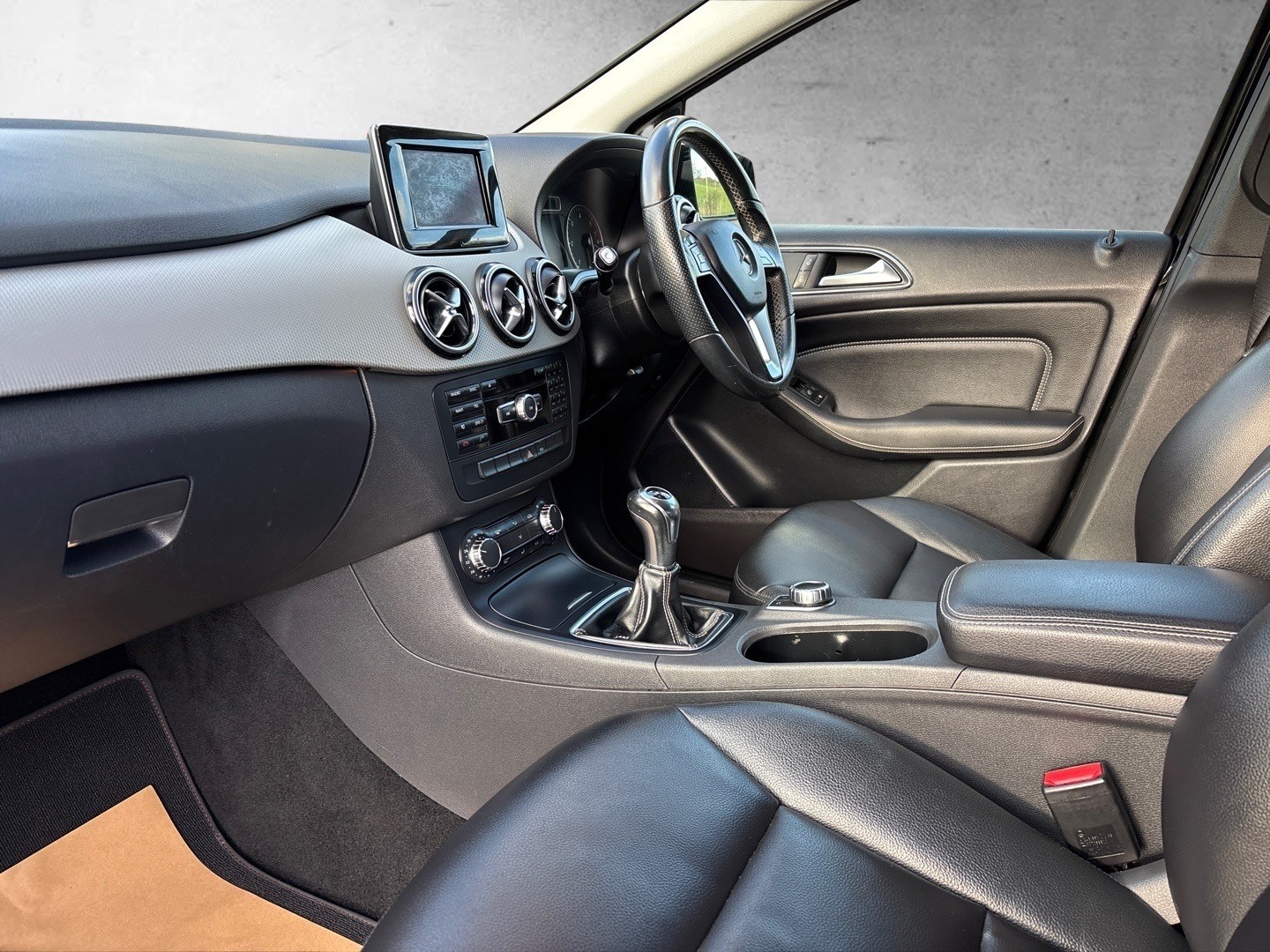 Used Mercedes-Benz B Class 2014 for sale - 77830155: Photo 11