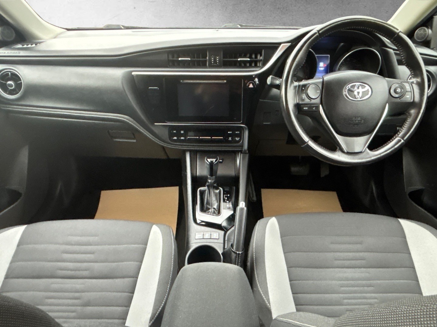 Used Toyota Auris 2015 for sale - 76904711: Photo 12