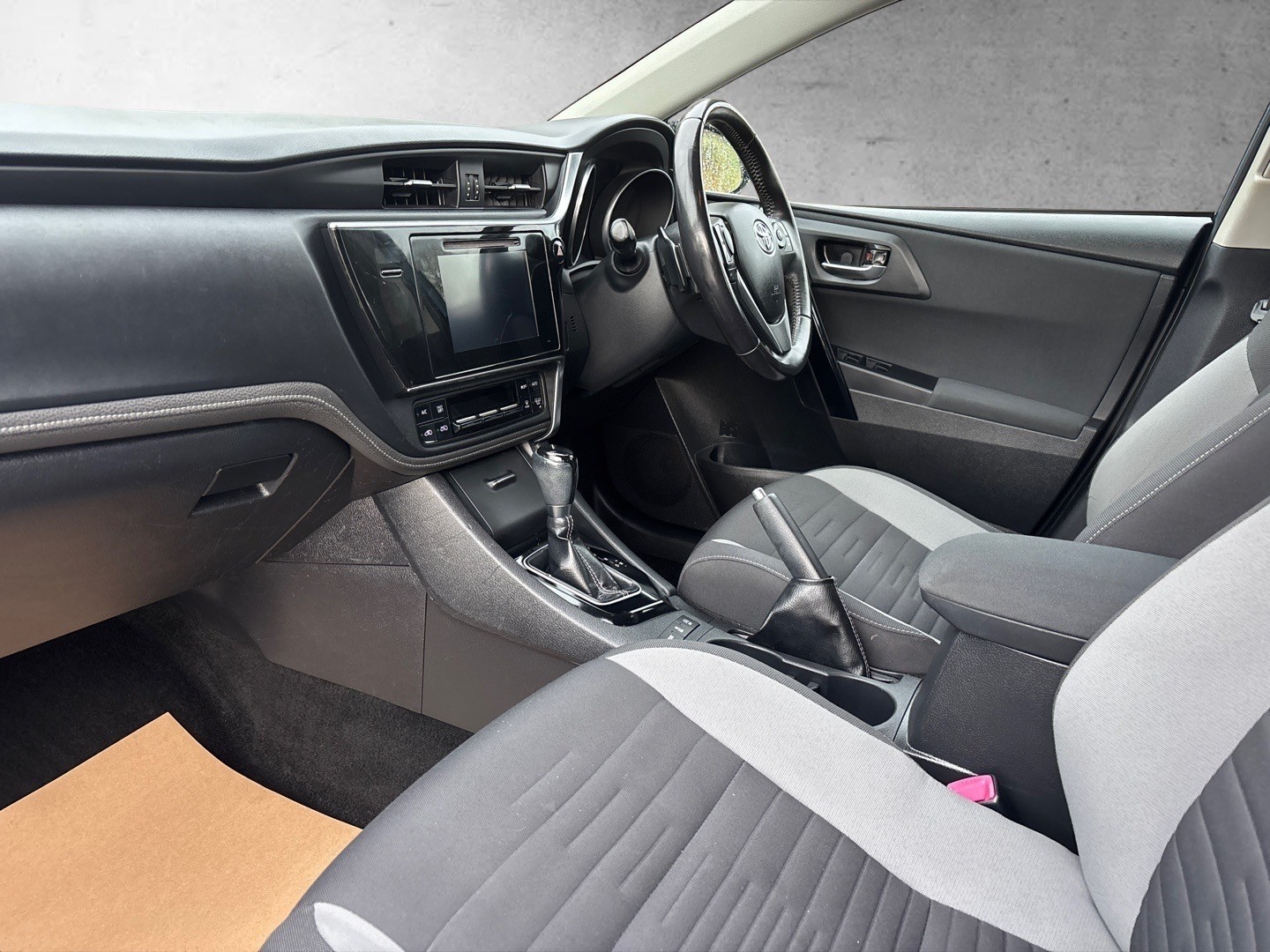 Used Toyota Auris 2015 for sale - 76904711: Photo 14