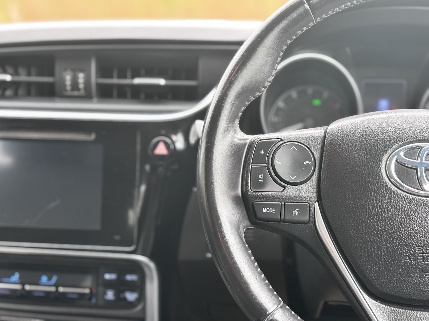 Used Toyota Auris 2015 for sale - 76904711: Photo 37