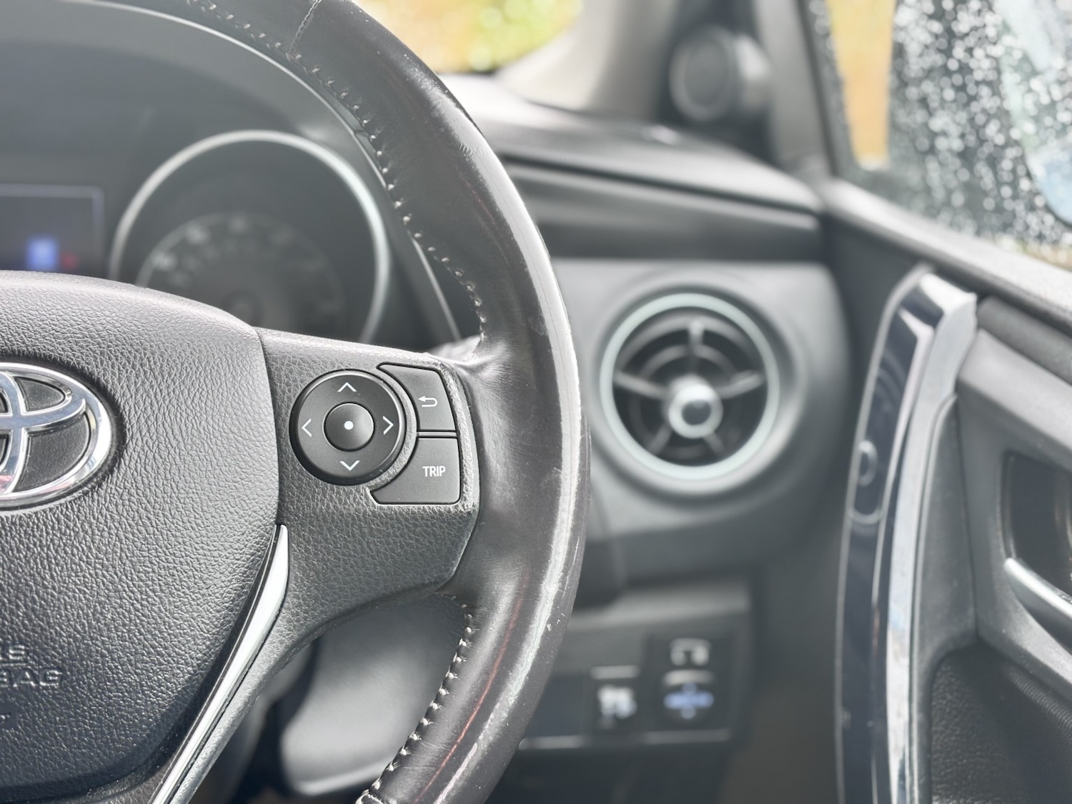 Used Toyota Auris 2015 for sale - 76904711: Photo 38