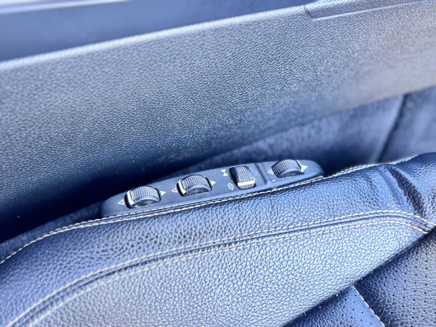 Used Mercedes-Benz E Class 2013 for sale - 76855399: Photo 38