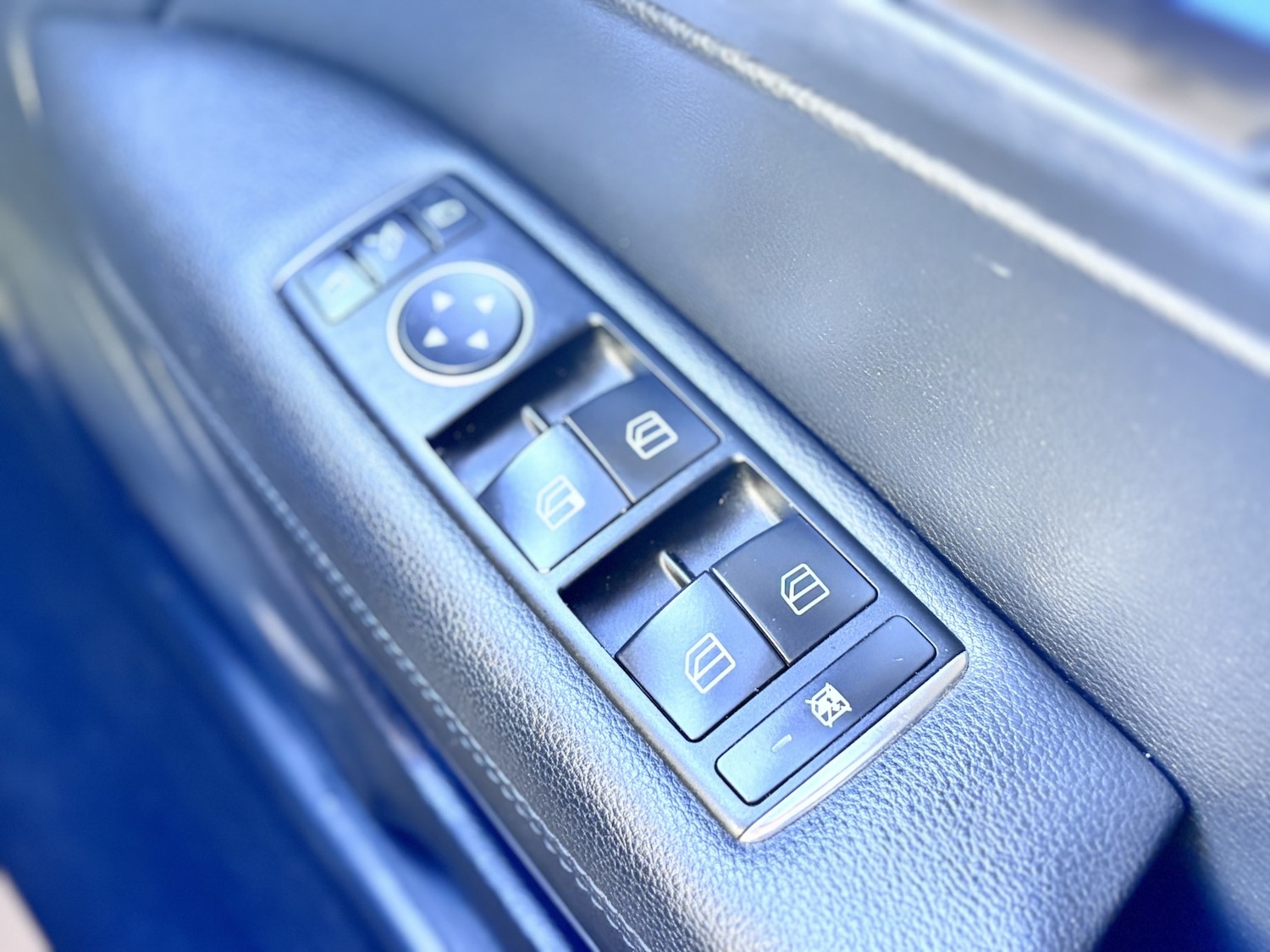 Used Mercedes-Benz E Class 2013 for sale - 76855399: Photo 49