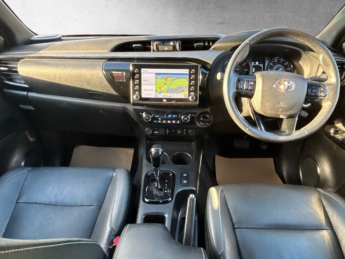 Used Toyota Hilux 2021 for sale - 76565171: Photo 2