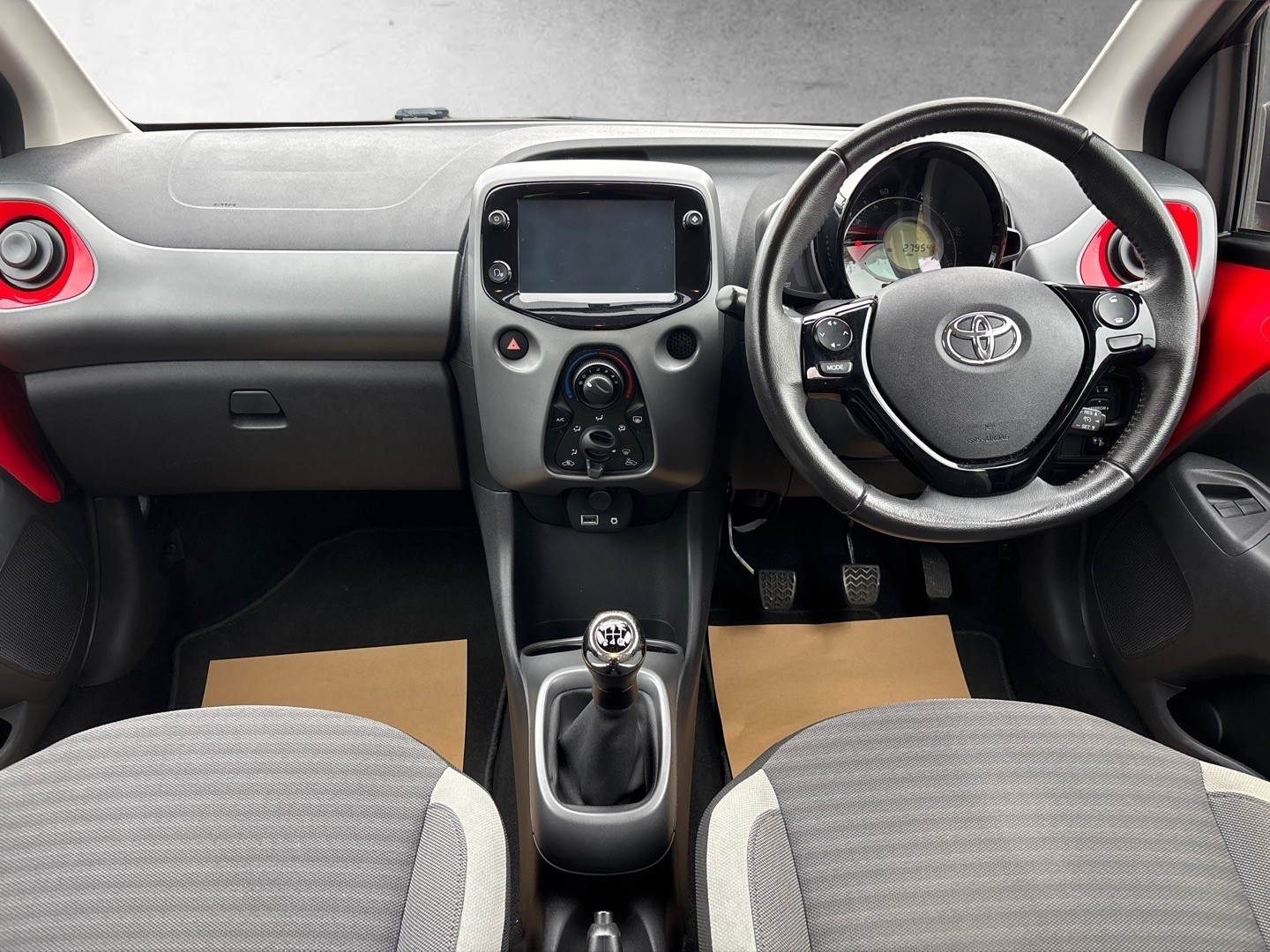 Used Toyota AYGO 2020 for sale - 76242901: Photo 2