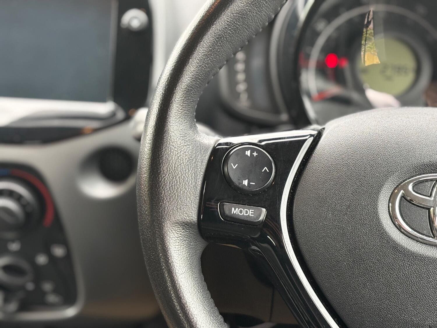 Used Toyota AYGO 2020 for sale - 76242901: Photo 32