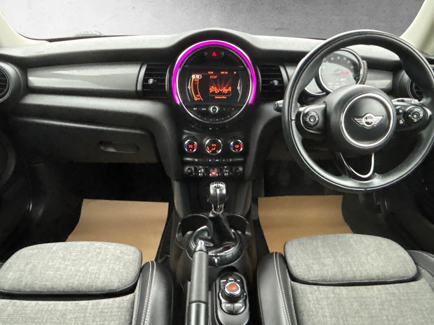 Used MINI Hatch 2017 for sale - 77220539: Photo 2