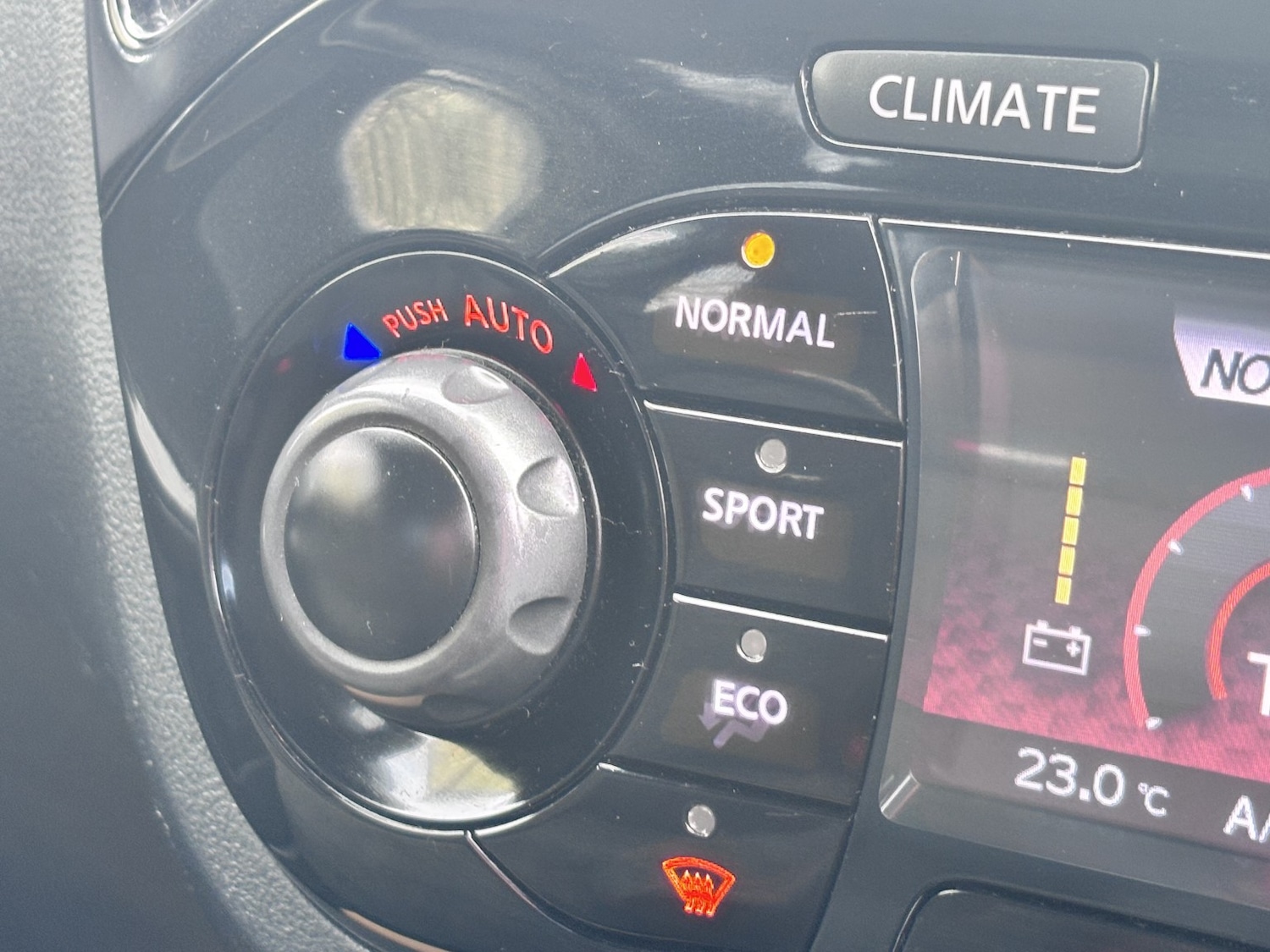 Used Nissan Juke 2014 for sale - 77792760: Photo 57