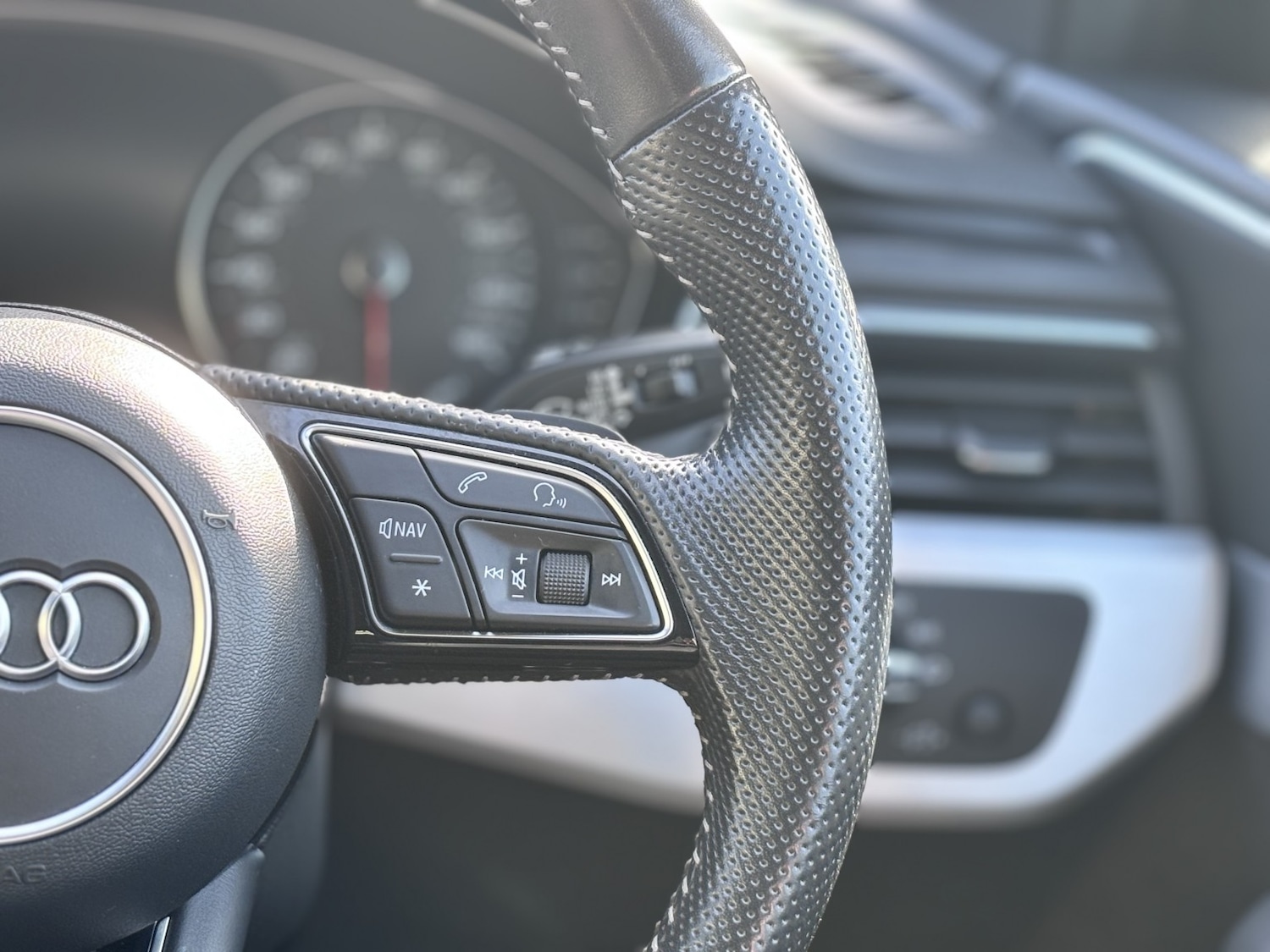 Used Audi A4 2019 for sale - 77668661: Photo 32