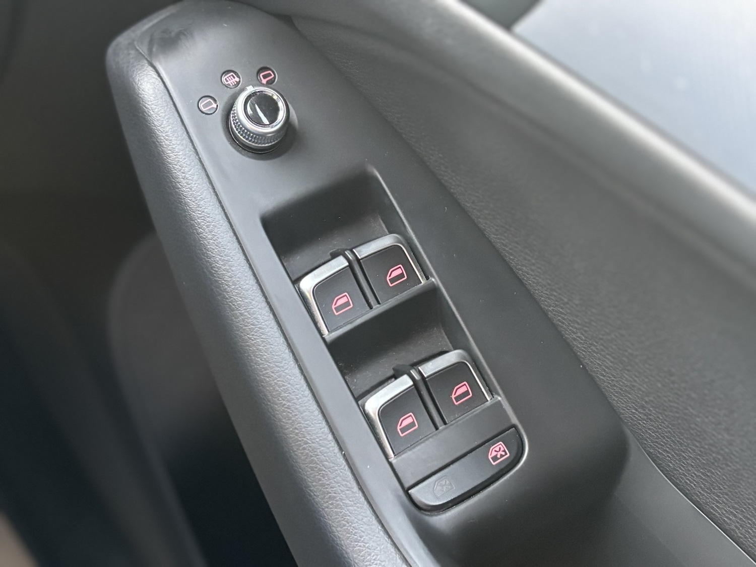 Used Audi Q5 2015 for sale - 76748245: Photo 61