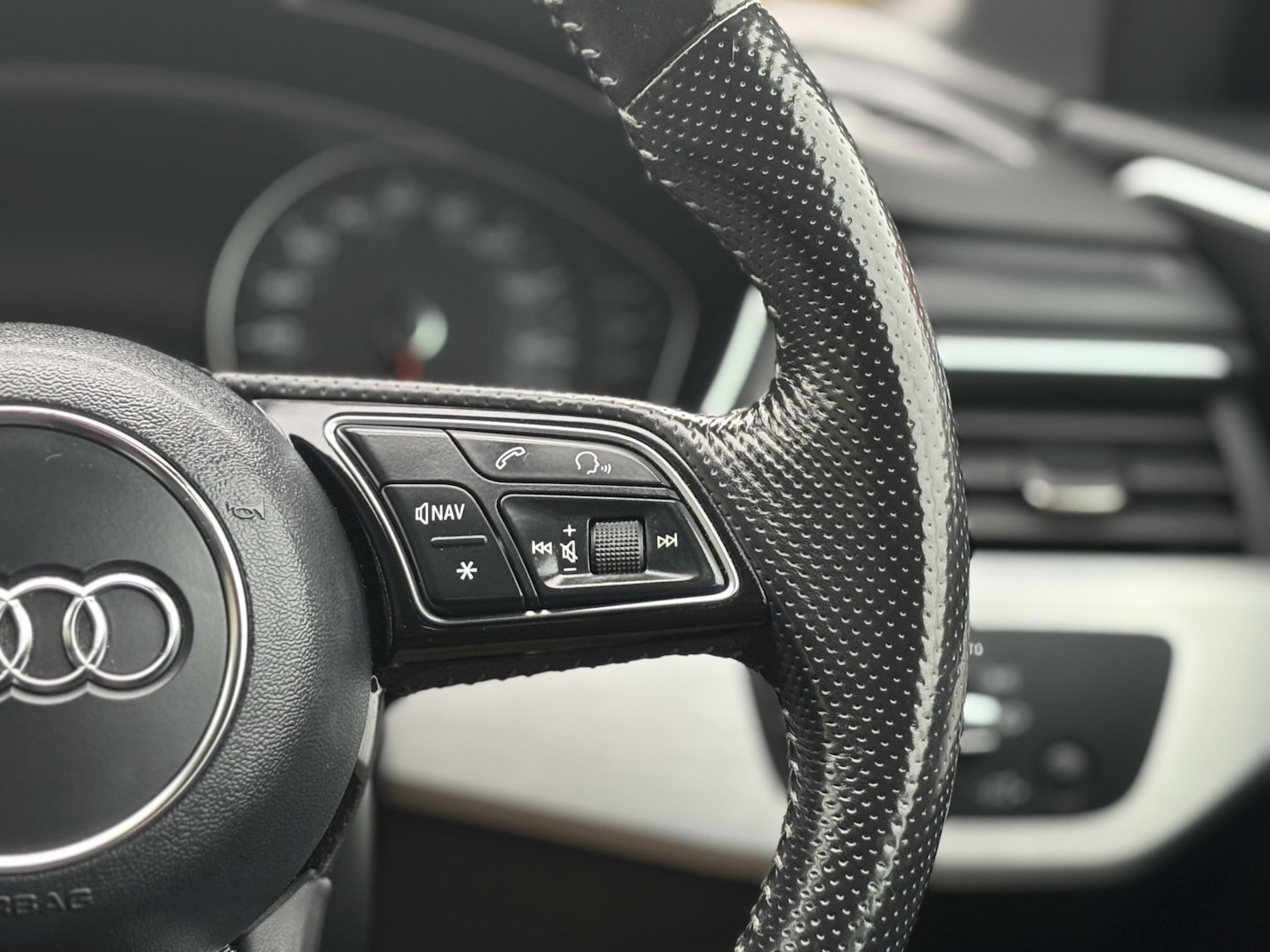 Used Audi A4 2017 for sale - 76673315: Photo 43