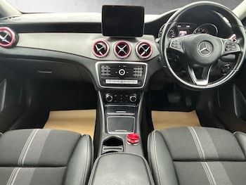 Used Mercedes-Benz GLA 2019 for sale - 77721333: Photo