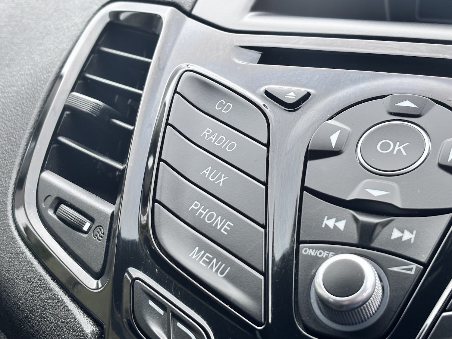 Used Ford Fiesta 2015 for sale - 77522037: Photo 41