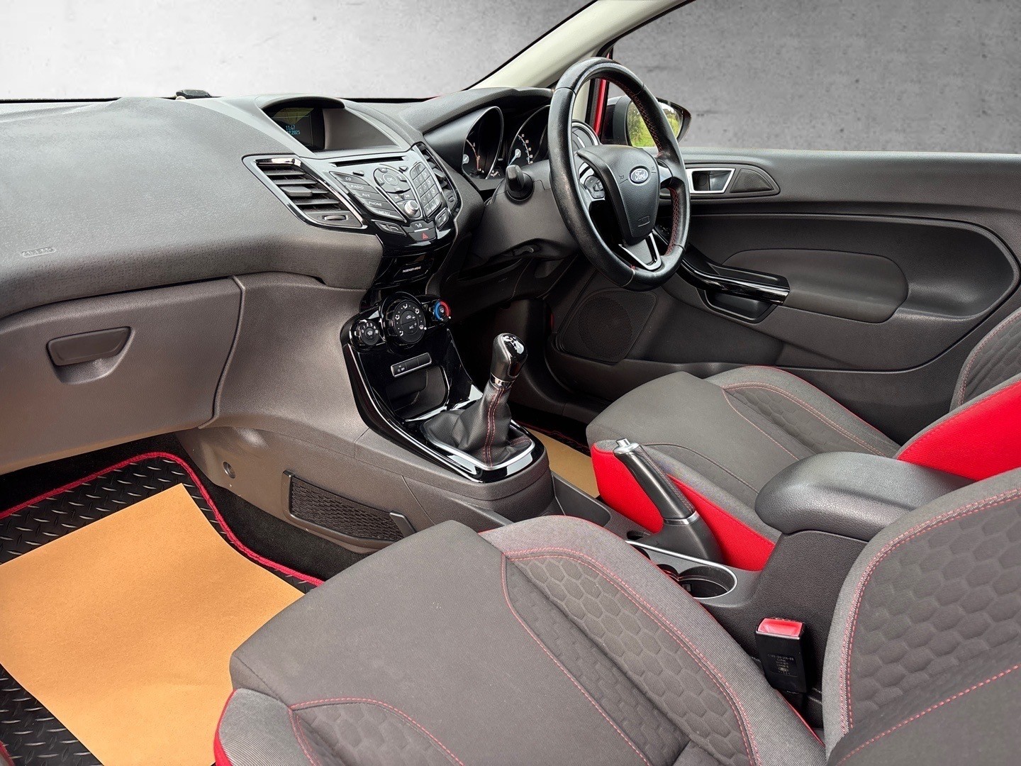 Used Ford Fiesta 2015 for sale - 76807277: Photo 13