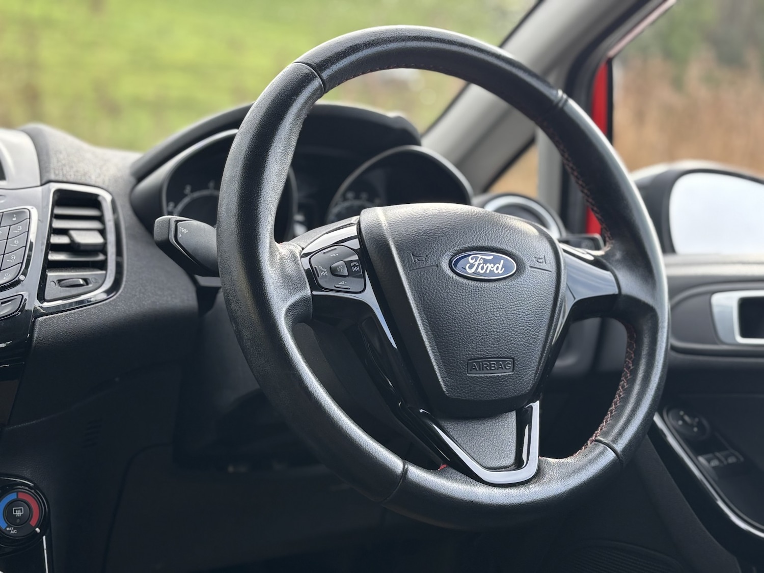 Used Ford Fiesta 2015 for sale - 76807277: Photo 42