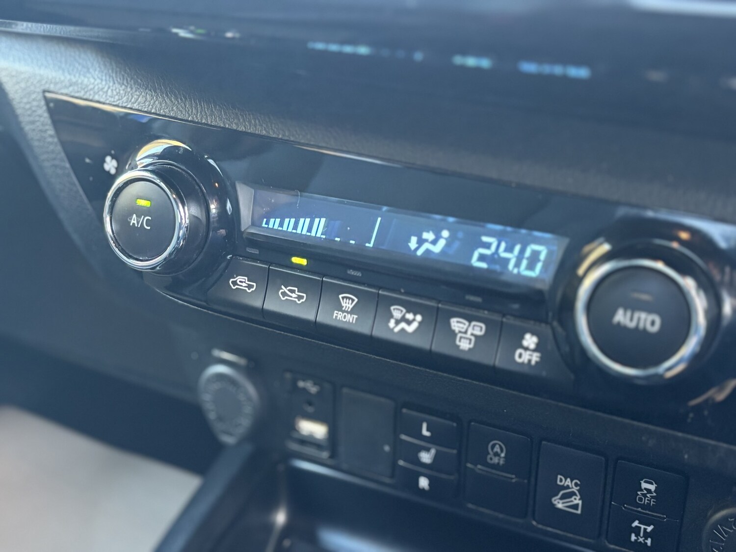 Used Toyota Hilux 2021 for sale - 77084281: Photo 57