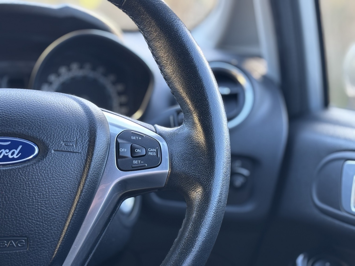 Used Ford Fiesta 2015 for sale - 76225275: Photo 38