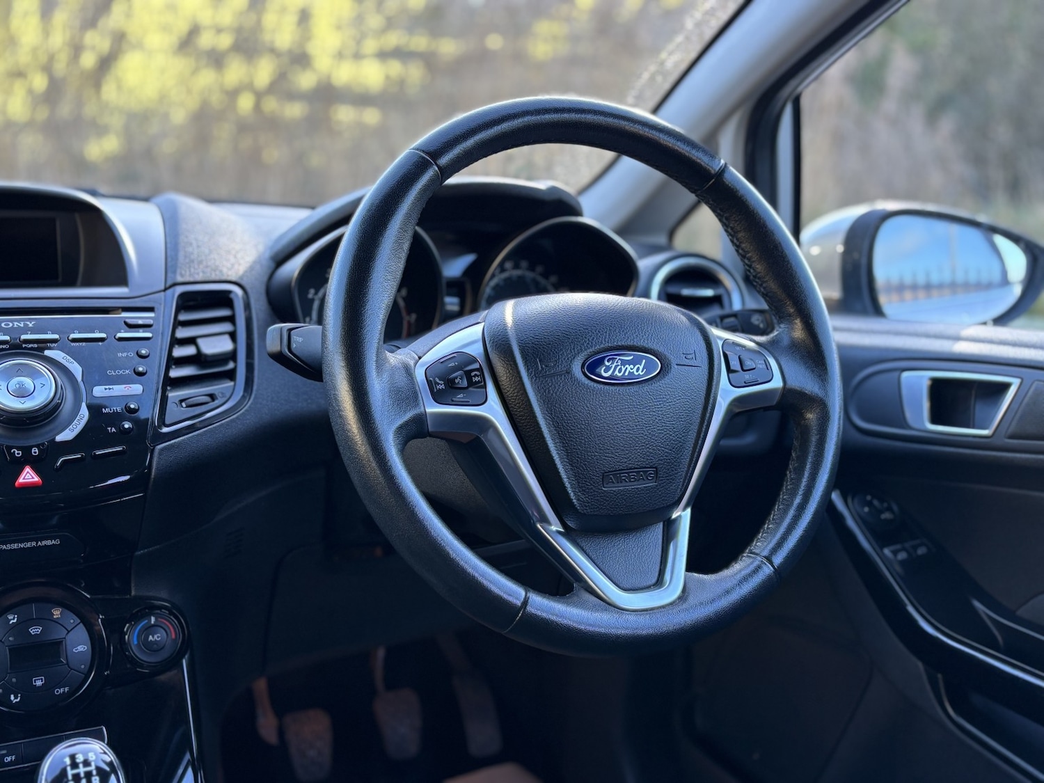 Used Ford Fiesta 2015 for sale - 76225275: Photo 39