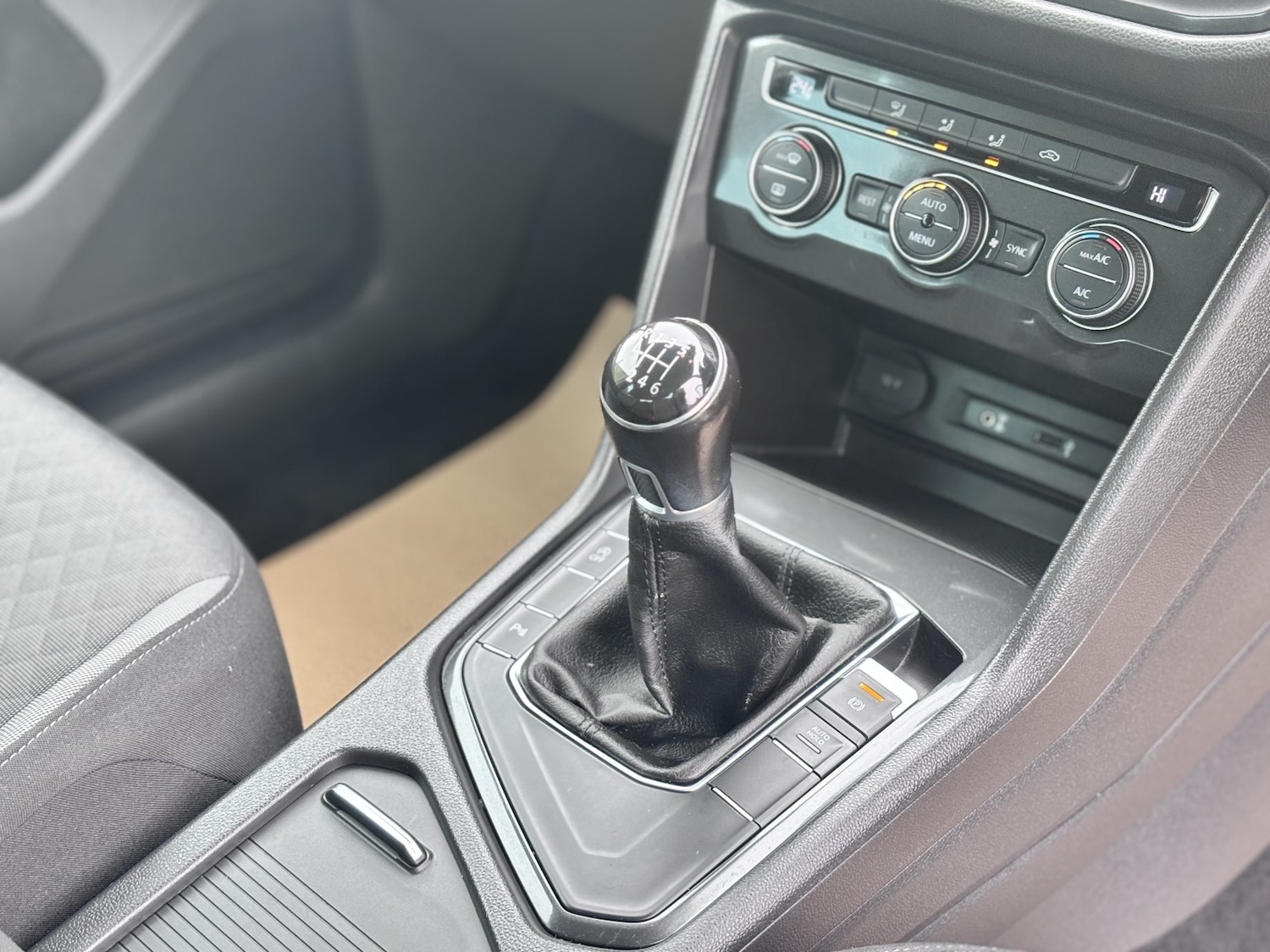 Used Volkswagen Tiguan 2017 for sale - 77474800: Photo 36