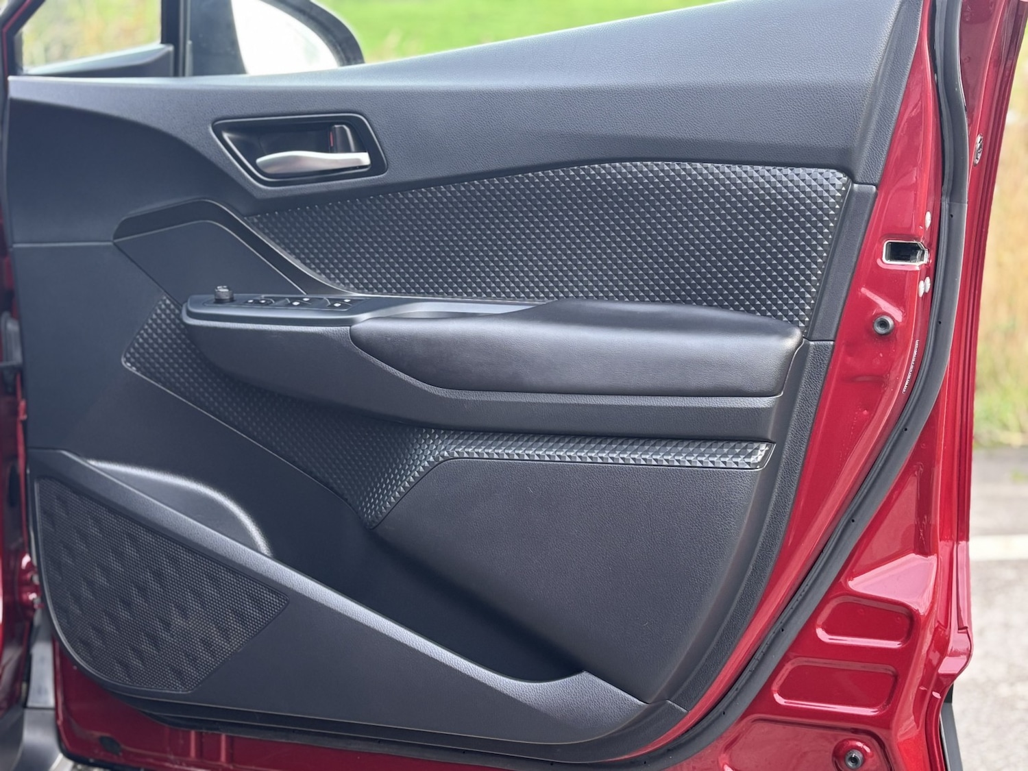 Used Toyota C-HR 2019 for sale - 76643337: Photo 32