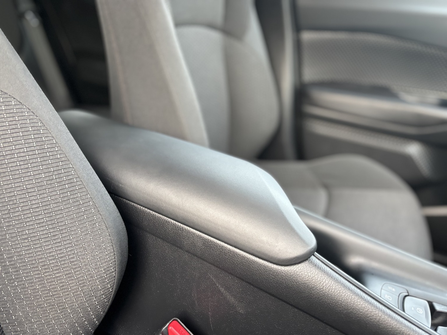 Used Toyota C-HR 2019 for sale - 76643337: Photo 36