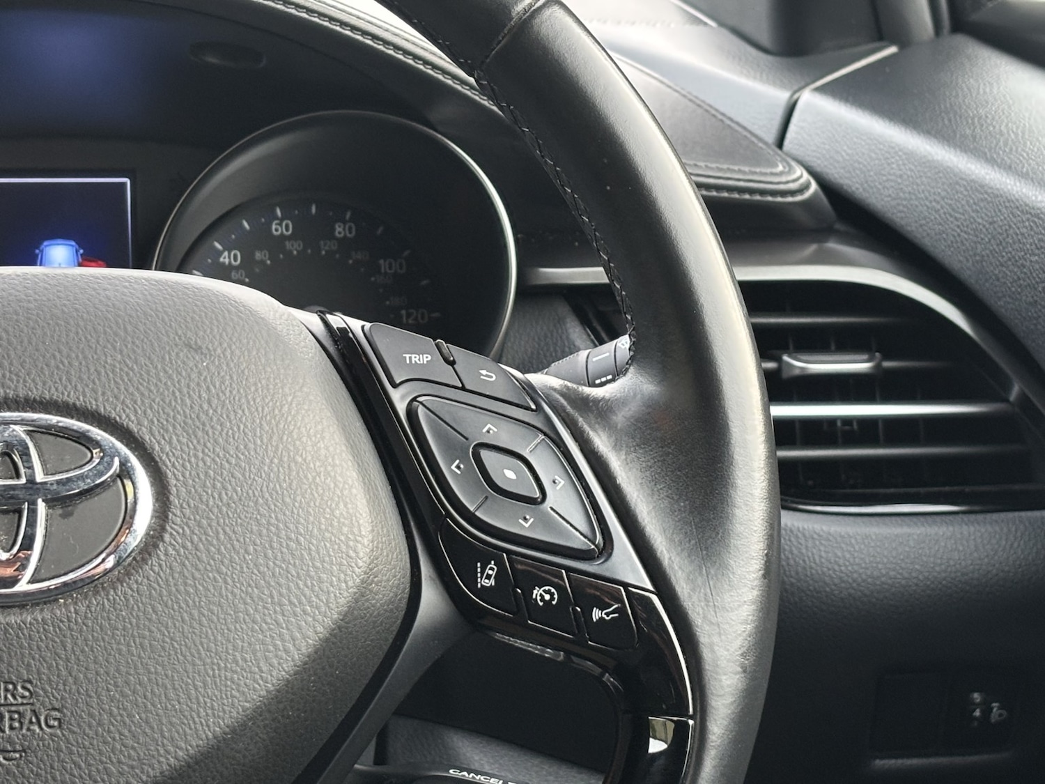 Used Toyota C-HR 2019 for sale - 76643337: Photo 39