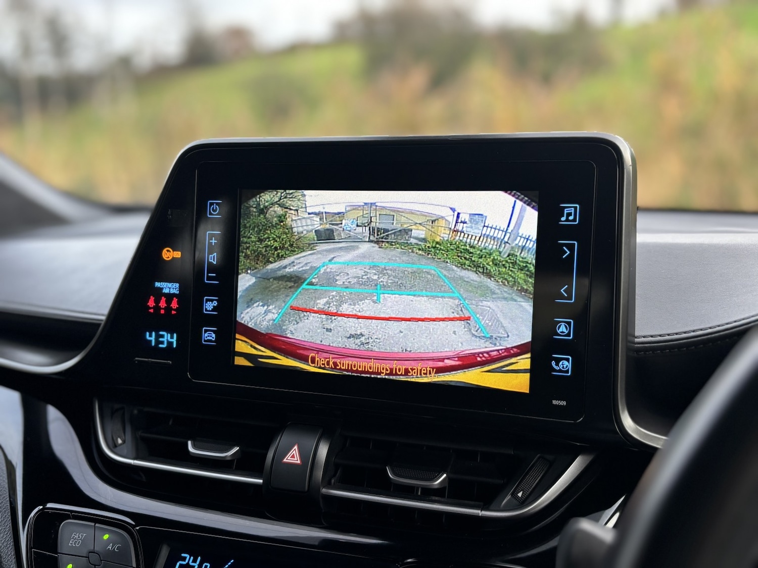 Used Toyota C-HR 2019 for sale - 76643337: Photo 48