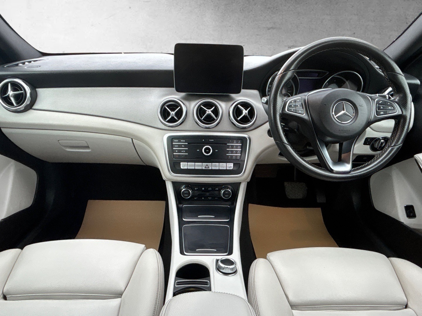 Used Mercedes-Benz GLA 2018 for sale - 77774821: Photo 2