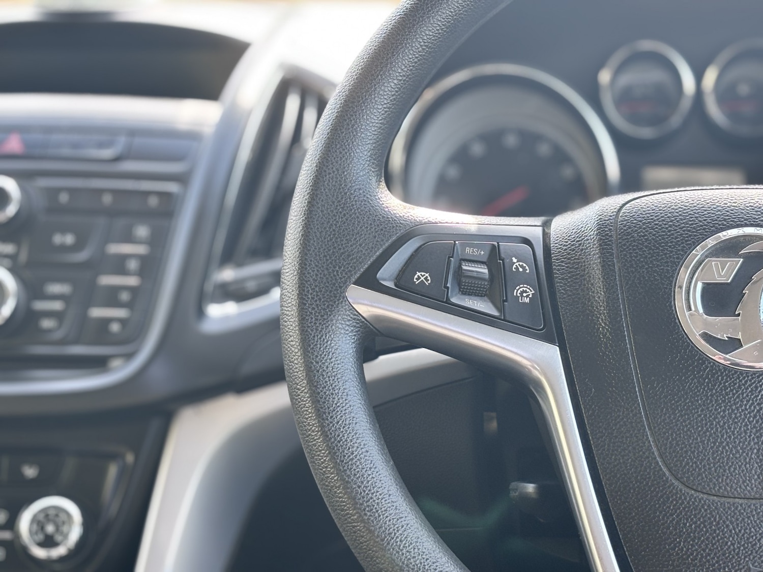 Used Vauxhall Zafira 2015 for sale - 77968667: Photo 28