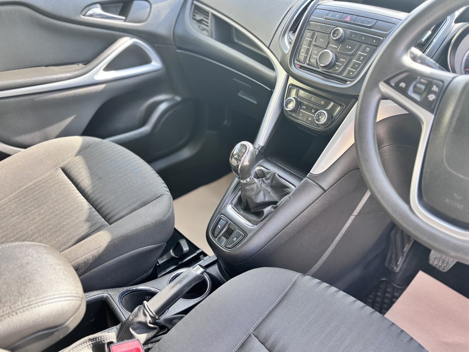 Used Vauxhall Zafira 2015 for sale - 77968667: Photo 33