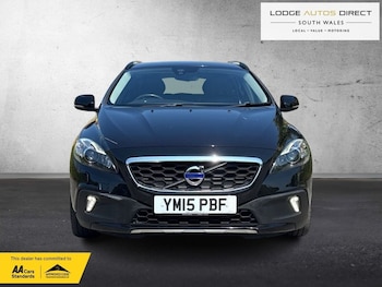 Used Volvo V40 2015 for sale - 79461856: Photo