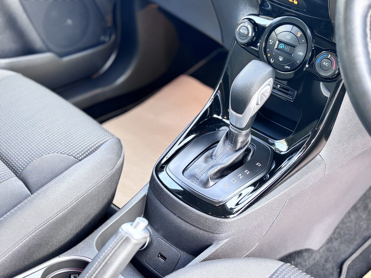 Used Ford Fiesta 2017 for sale - 77027867: Photo 36