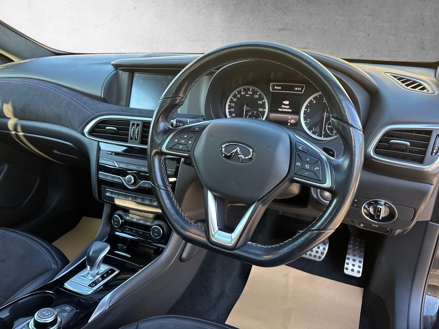 Used Infiniti Q30 2018 for sale - 76536699: Photo 12